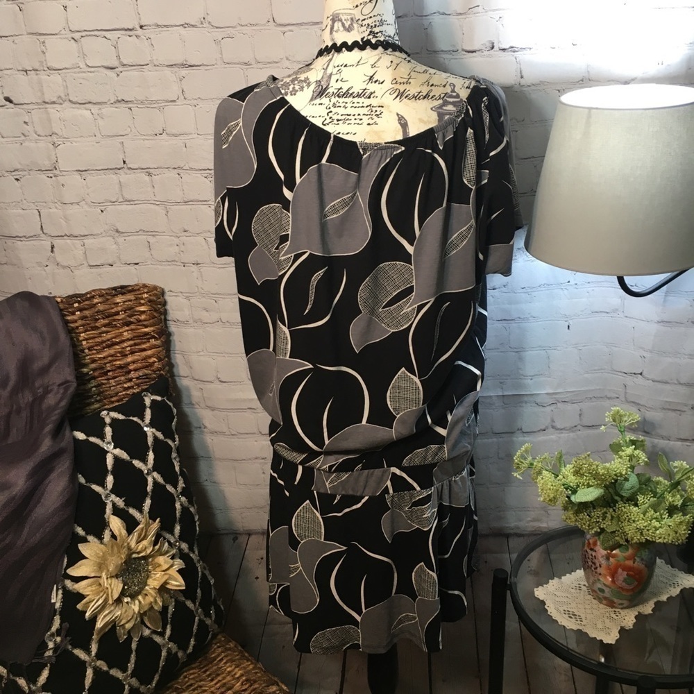 Old Navy floral jerseys dress - Picture 6 of 8